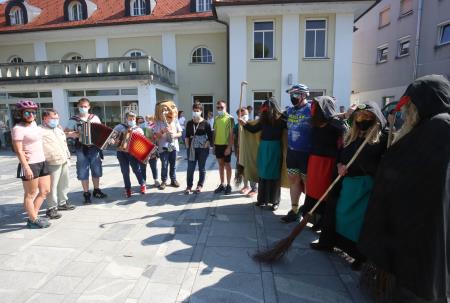 DEŽELAK CERKNICA 10 FOTO LJUBO VUKELIČ